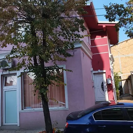 Small Apartment Private Bathroom Strong Wi-Fi Belgrade Exterior photo