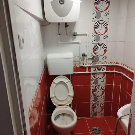 Small Apartment Private Bathroom Strong Wi-Fi Belgrade Exterior photo