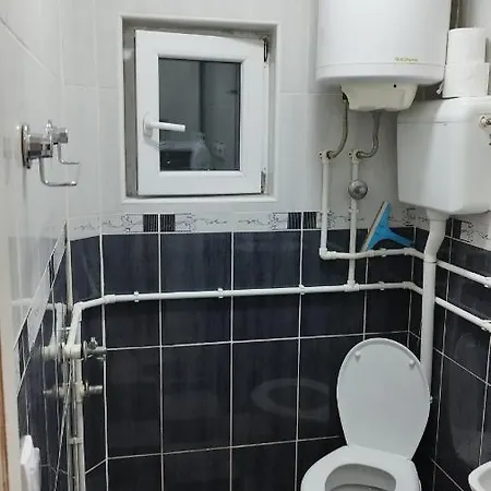 Small Apartment Private Bathroom Strong Wi-Fi Belgrade Exterior photo