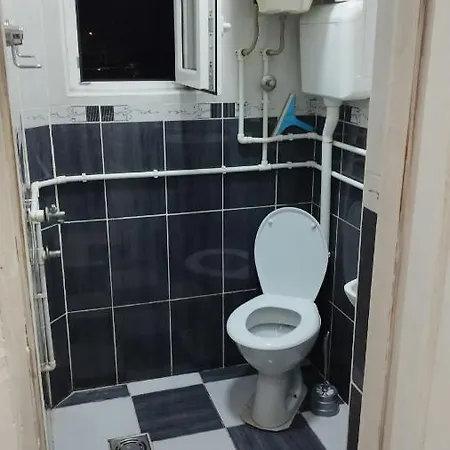 Small Apartment Private Bathroom Strong Wi-Fi Belgrade Exterior photo