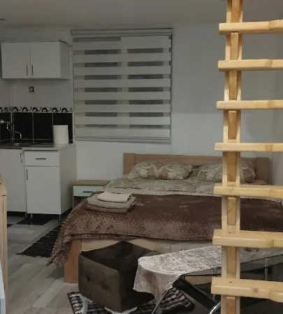 Small Apartment Private Bathroom Strong Wi-Fi Belgrade Exterior photo