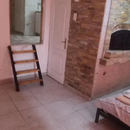 Small Apartment Private Bathroom Strong Wi-Fi Belgrade Exterior photo