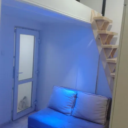Small Apartment Private Bathroom Strong Wi-Fi Belgrade Exterior photo